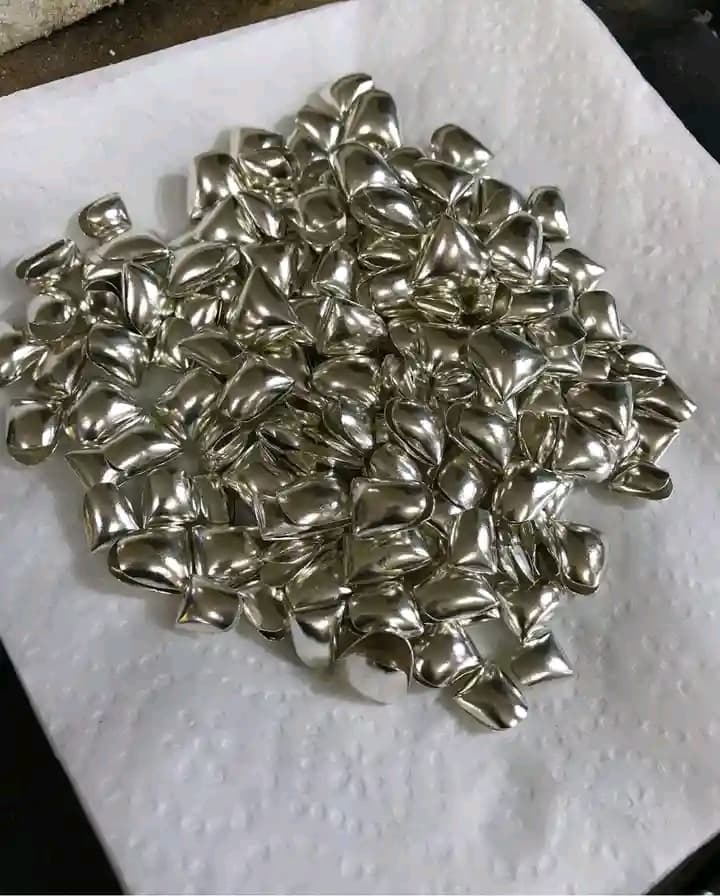 silver and gold tooth caps 0792857761
